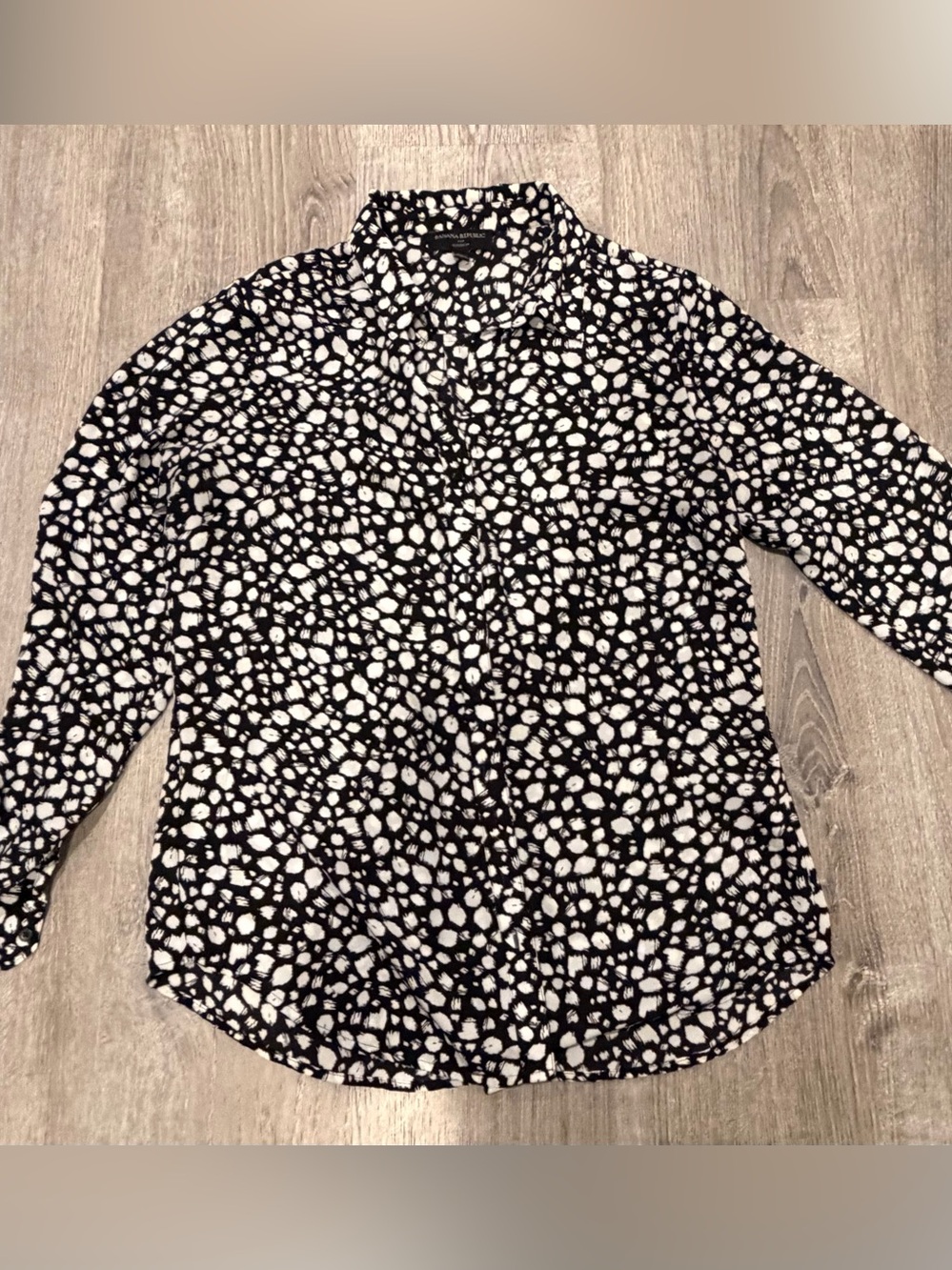 Banana Republic Black and White Printed Button-Down Blouse